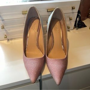 Jewel Badgley Mischka pink /silver glitter pumps